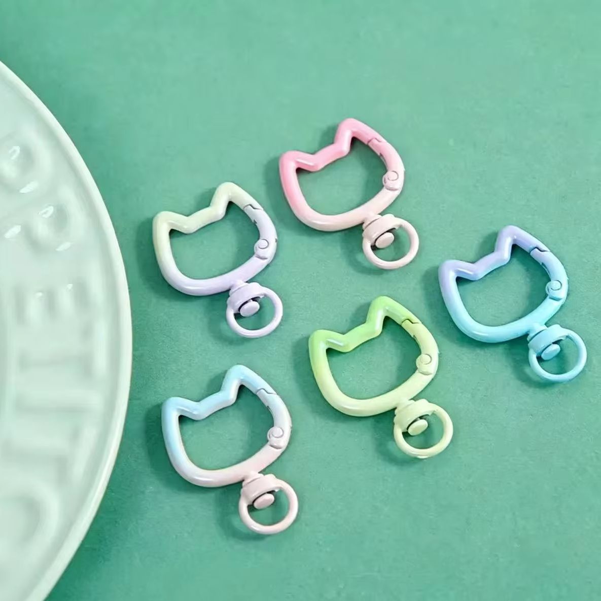 Jewelry Making Designs - 5–10 Stück Karabiner mit niedlichem Katzenmotiv,
