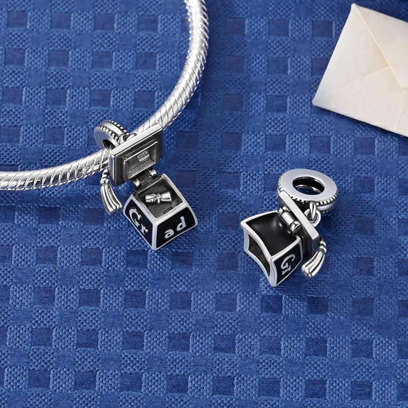 Abschlusskappen-Anhänger aus 9 – Jewelry Making Diploma Bewertung und Preis