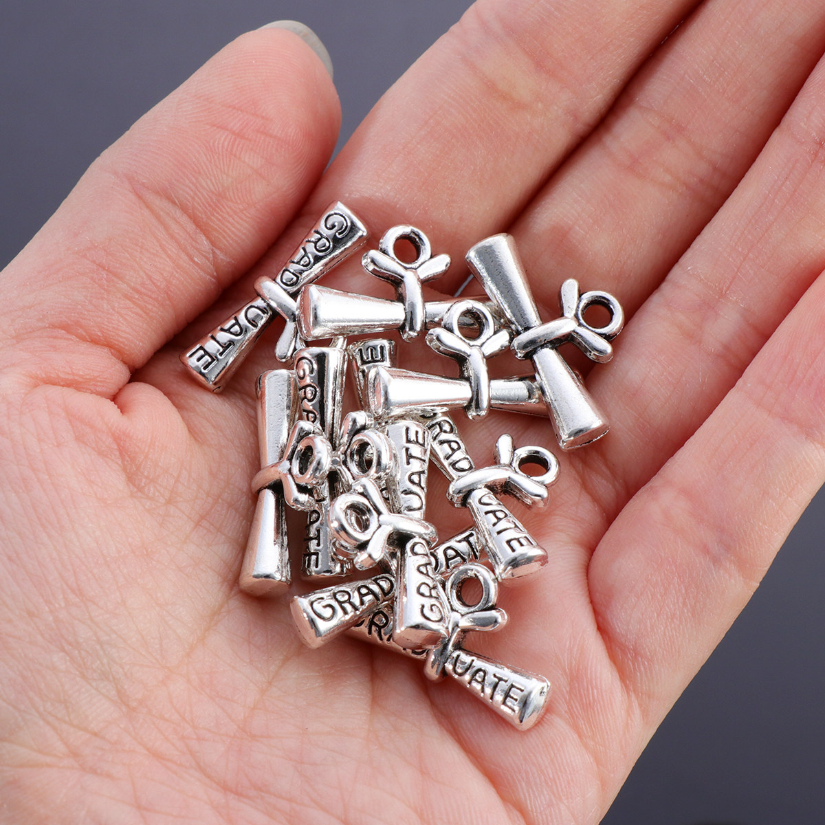 20 Stück Abschluss-Diplom-Anhä – Jewelry Making Diploma Bewertung und Preis